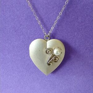 vint. heart locket